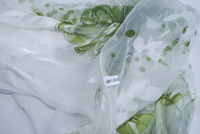 杭州藍(lán)美卡絲巾 廠家直銷，高貴新穎，現(xiàn)貨熱銷中